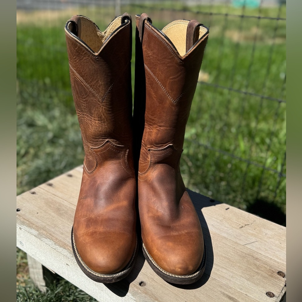 Justin Bay Apache Distressed leather Roper.